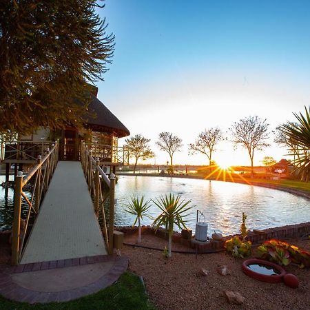 Lapa Lange Game Lodge Mariental Exteriör bild