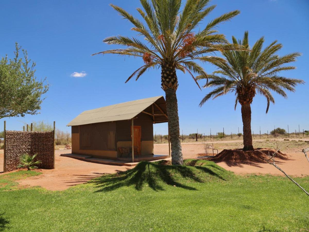 Lapa Lange Game Lodge Mariental Exteriör bild