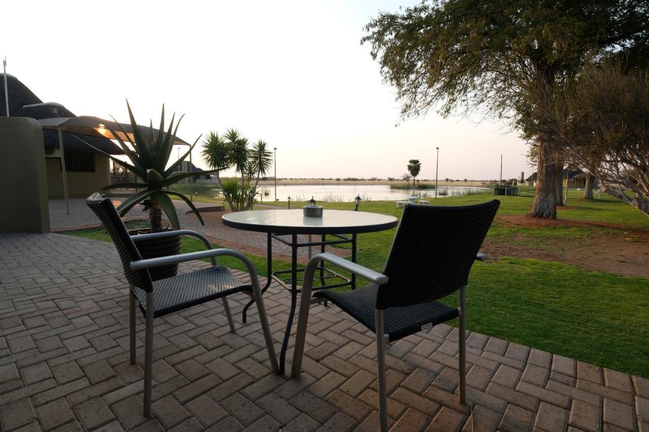 Lapa Lange Game Lodge Mariental Exteriör bild