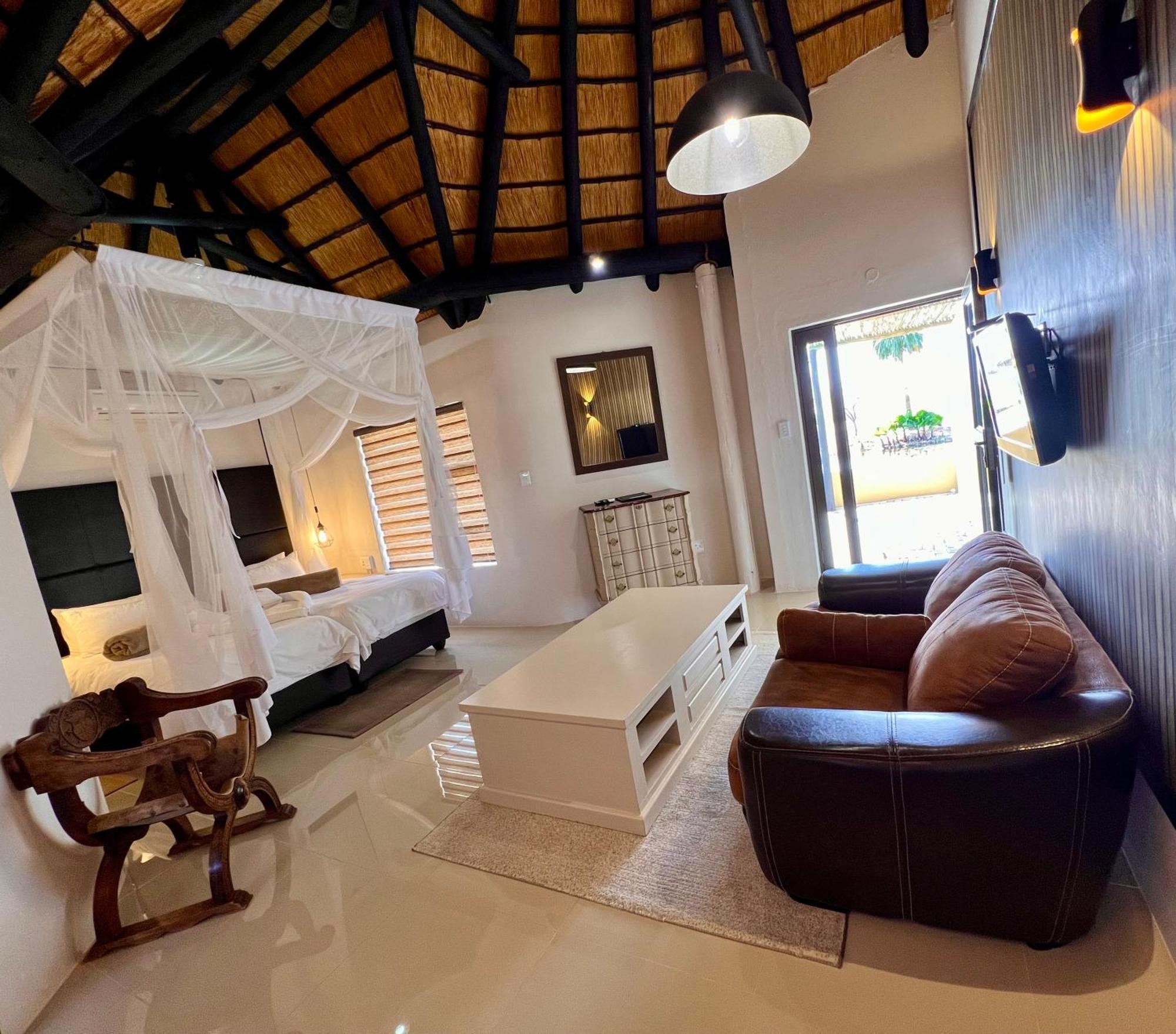 Lapa Lange Game Lodge Mariental Exteriör bild