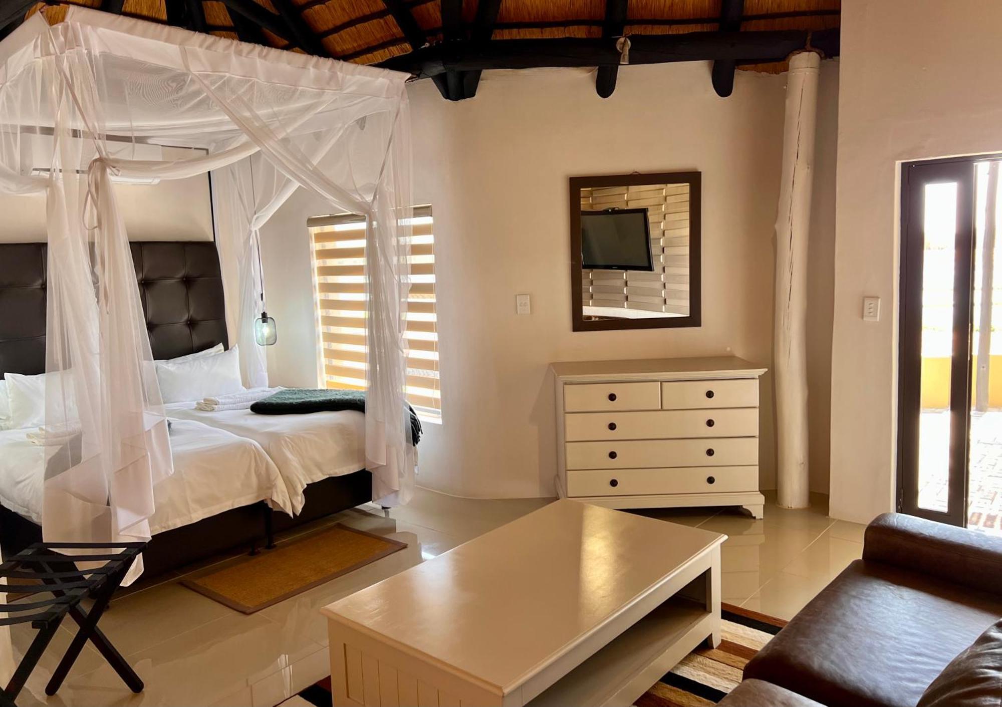 Lapa Lange Game Lodge Mariental Exteriör bild