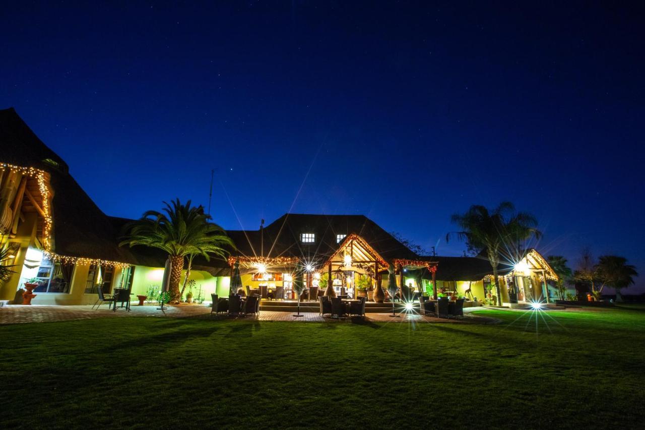 Lapa Lange Game Lodge Mariental Exteriör bild