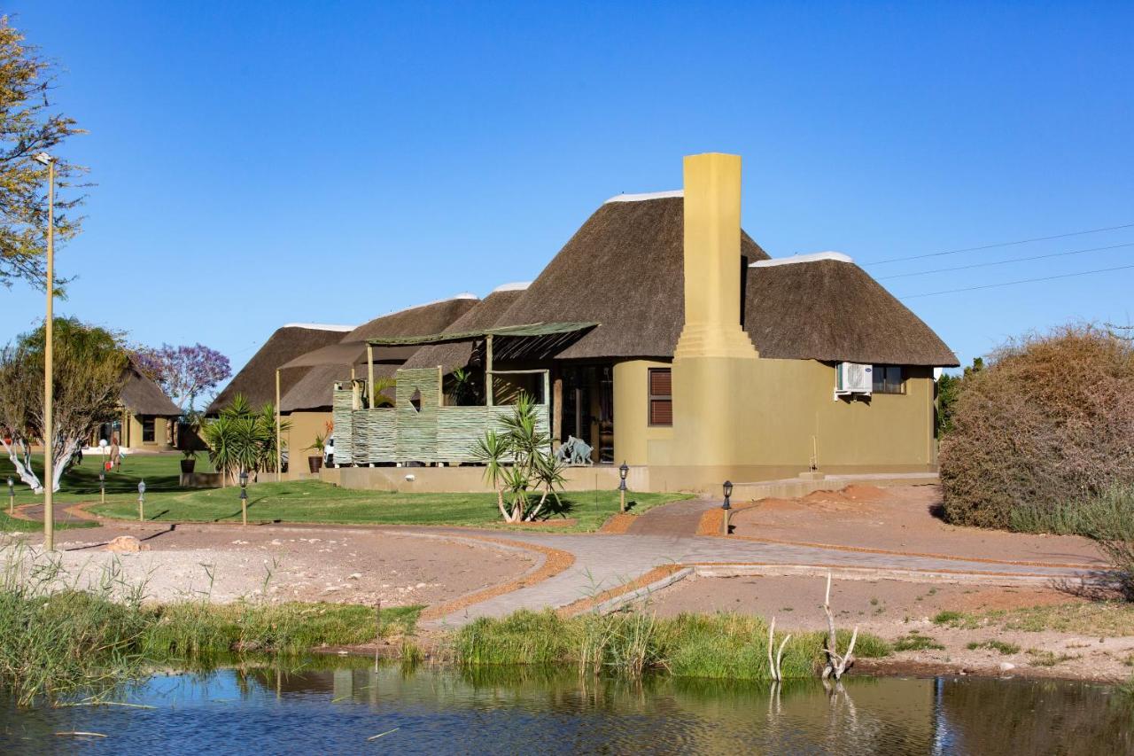 Lapa Lange Game Lodge Mariental Exteriör bild