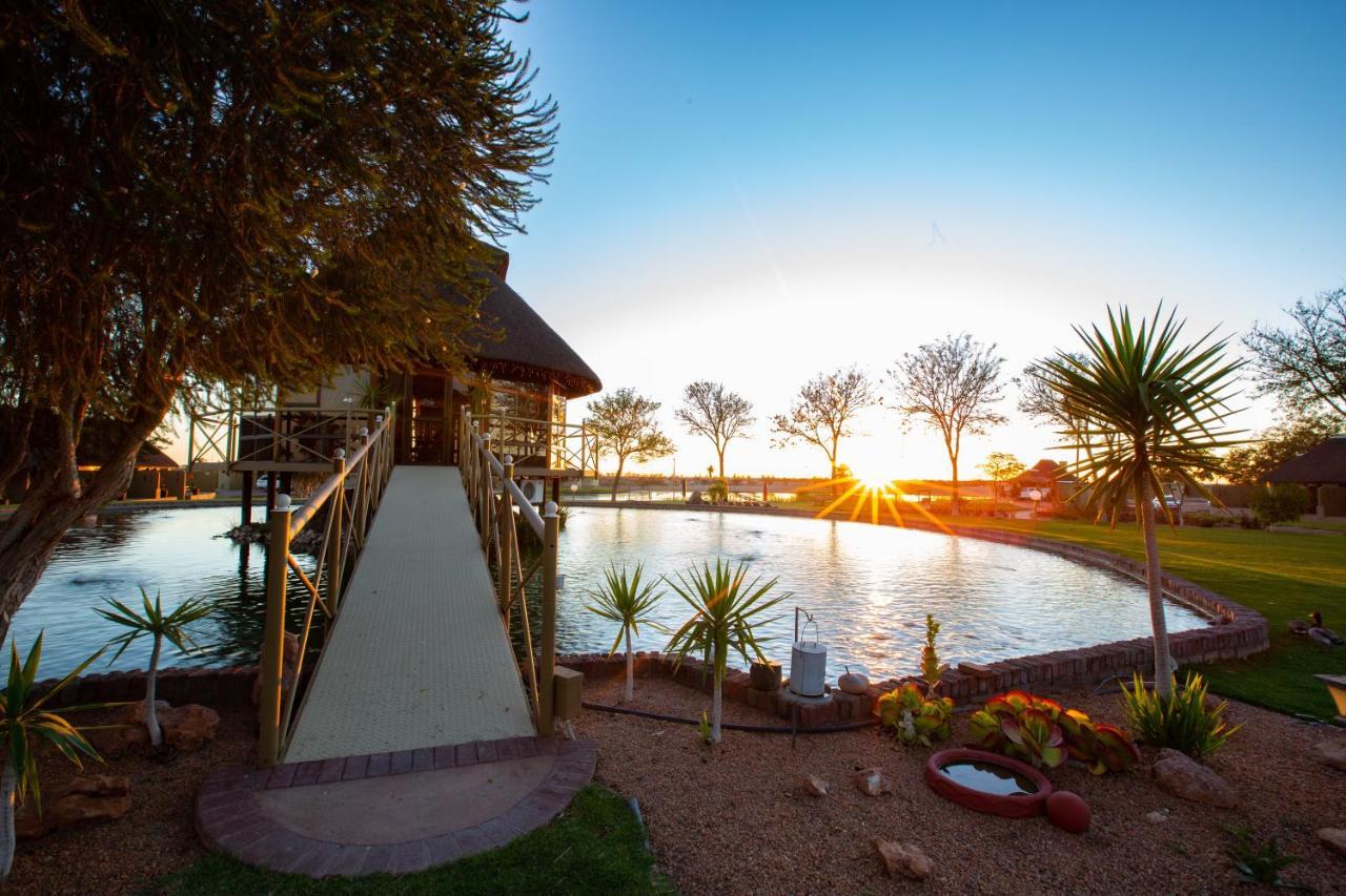 Lapa Lange Game Lodge Mariental Exteriör bild